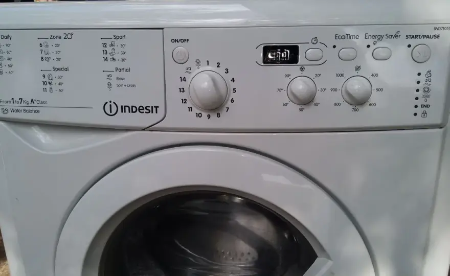 Jak zresetować pralkę Indesit i uniknąć problemów z działaniem