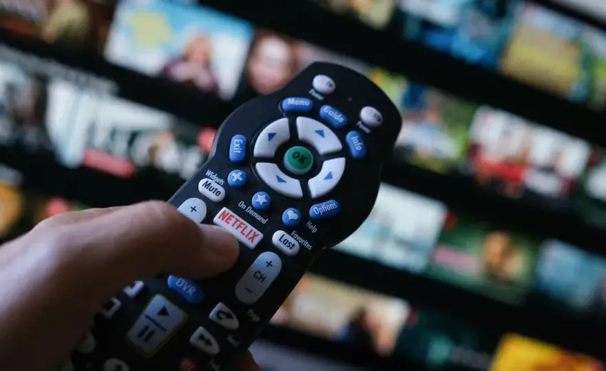 Jak wyłączyć Netflix w Play i uniknąć niechcianych opłat