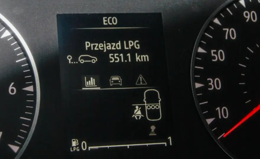 Kontrolki Dacii Sandero - co oznaczają i kiedy reagować?