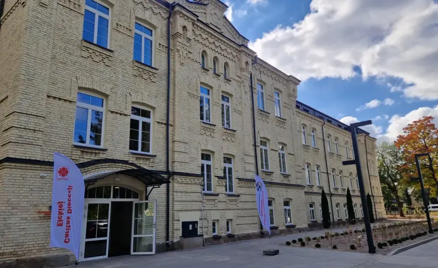 DPS Caritas Biskupice: Znajdź ciepło i opiekę. Jak się dostać?