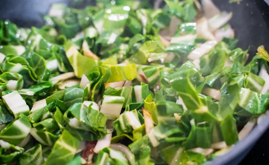 Mangold braten - So wird er perfekt & nicht wässrig!