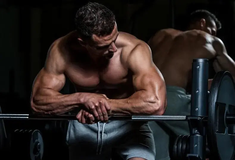Cardio na masie: Jak budować mięśnie bez spalania? Poradnik.