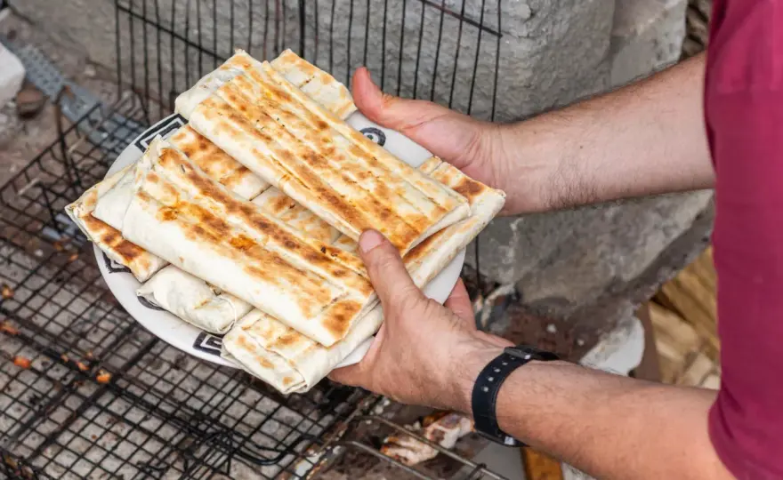 Kebab z wieprzowiny: Przepis i sekret, dlaczego nie znajdziesz go w budce