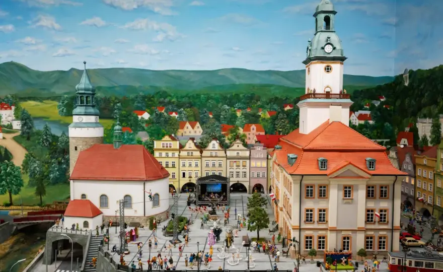 Kolejkowa Jelenia Góra - czy warto? Przewodnik po modelarni