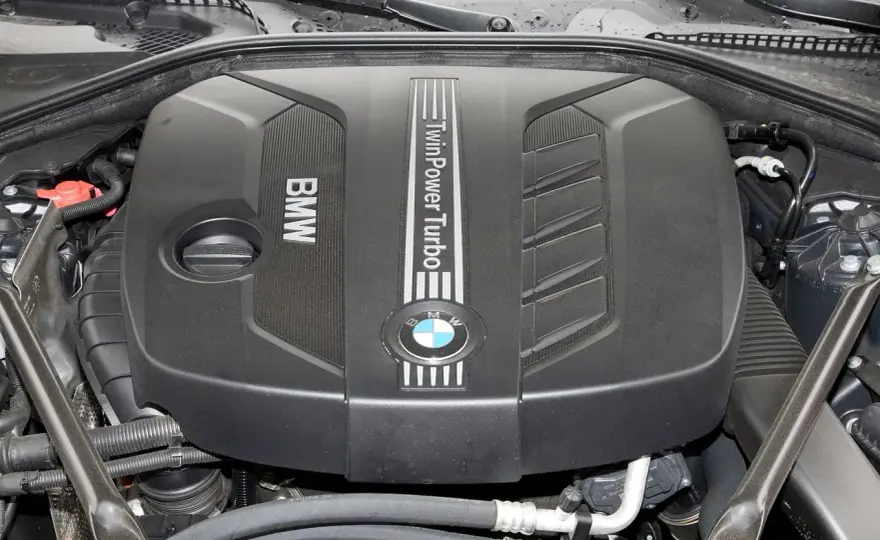 BMW F10: jak wybrać idealny silnik? Porównanie i opinie
