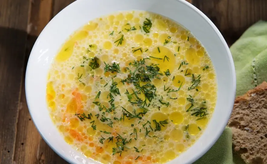 Zupa ogórkowa: Przepis krok po kroku, który zawsze wychodzi!