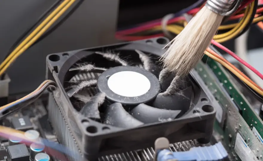 Czyszczenie elektroniki - Jak bezpiecznie usunąć kurz i brud?