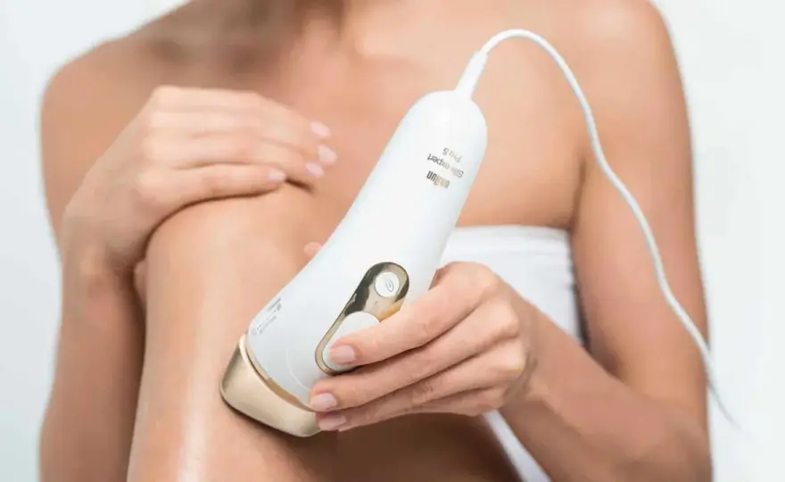 Depilator laserowy w domu: Jak używać IPL i mieć gładką skórę?