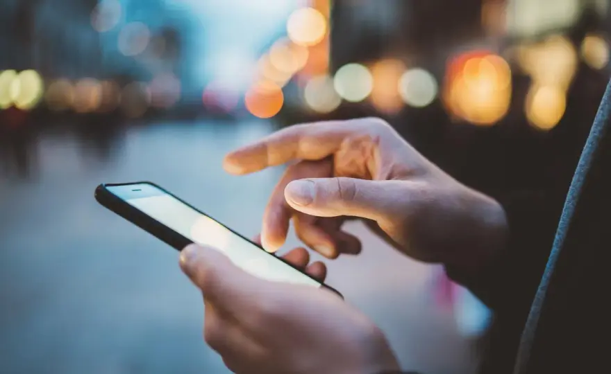 Jak łatwo ustawić APN Plus i cieszyć się mobilnym internetem