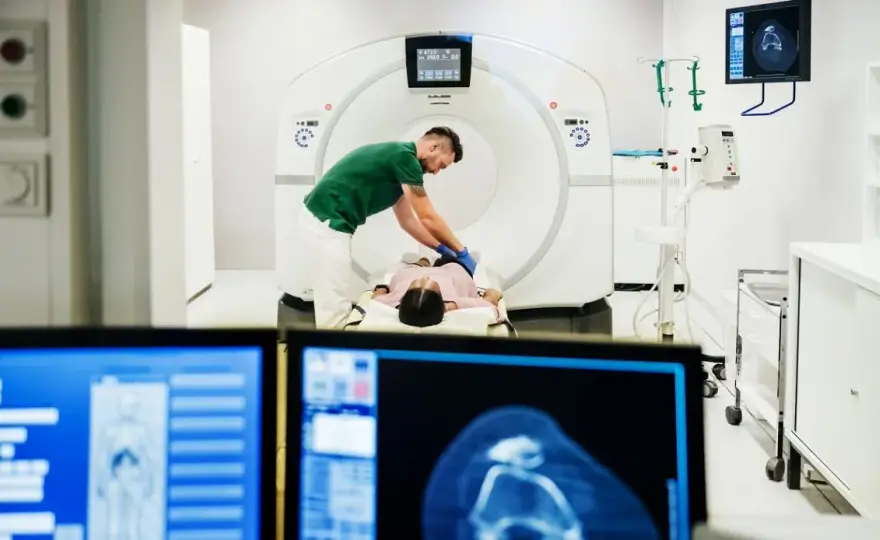 Skutki uboczne radioterapii miednicy: objawy, statystyki i zarządzanie.