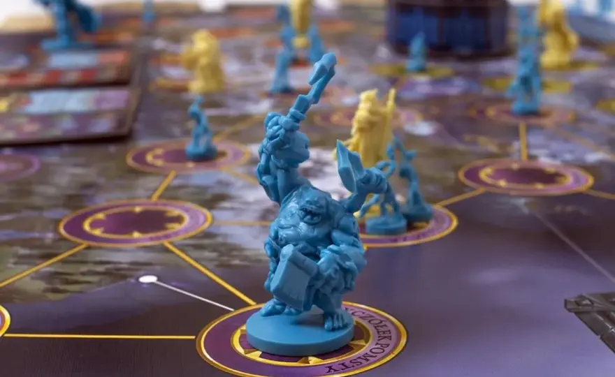 War of Warcraft gra planszowa - porównanie mechanik i doświadczeń graczy