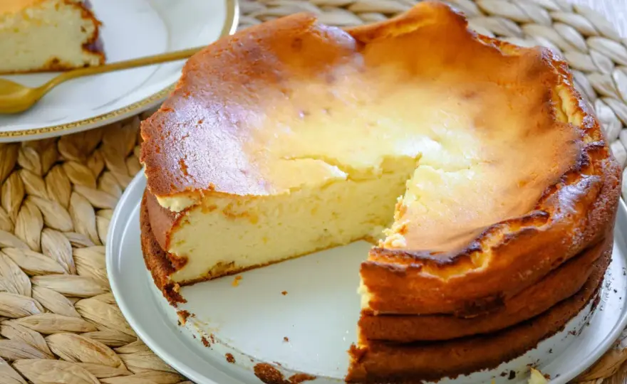 Sernik na Wielkanoc - przepis, który zawsze się uda