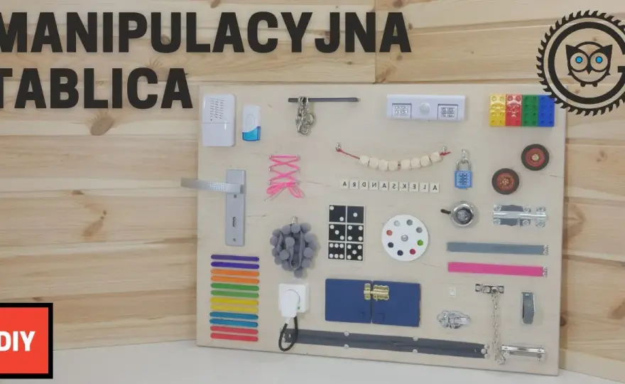 Tablica sensoryczna Montessori: klucz do rozwoju dziecka? Poradnik DIY