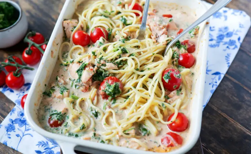 Lachs-Spinat-Pasta: Perfekt cremig in 25 Minuten zubereiten