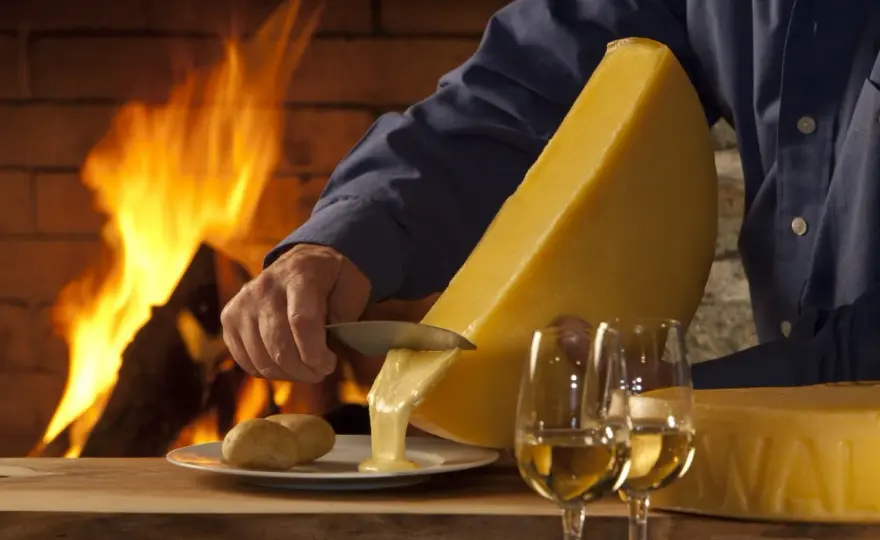 Demi-meule de raclette - combien de personnes prévoir ?
