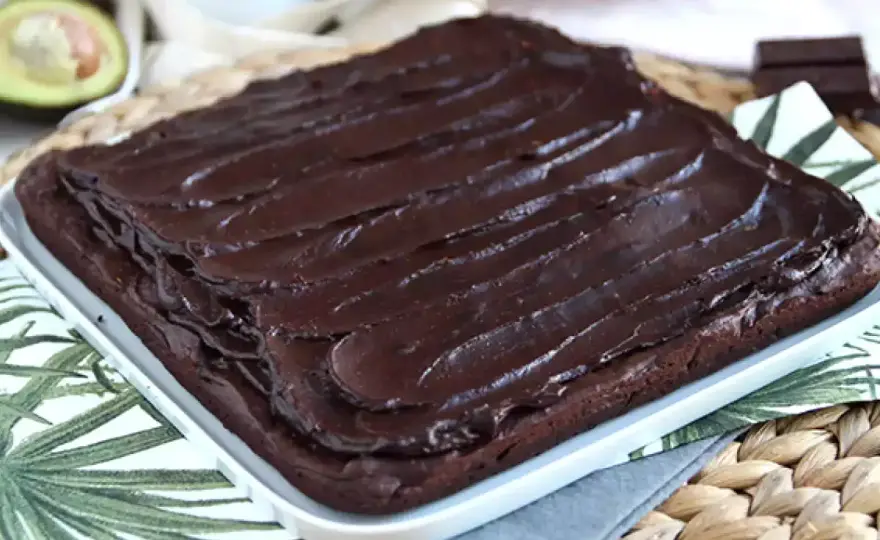 Brownie z awokado - wilgotne ciasto, które smakuje czekoladą