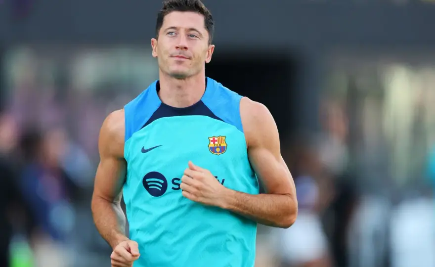 Robert Lewandowski wciąż jest piłkarzem FC Barcelony - poznaj szczegóły kontraktu