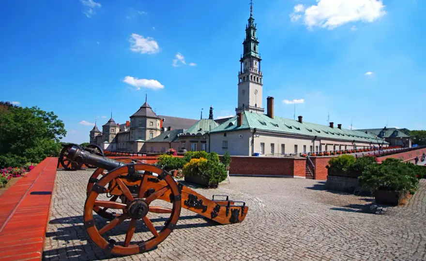 Największe sanktuarium w Polsce - Licheń czy Jasna Góra?