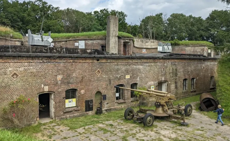 Fort Zachodni w Świnoujściu - Przewodnik po Twierdzy