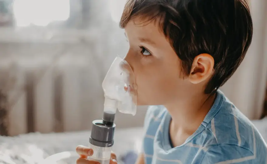 Inhalacje z soli fizjologicznej - Jak robić i kiedy pomagają?