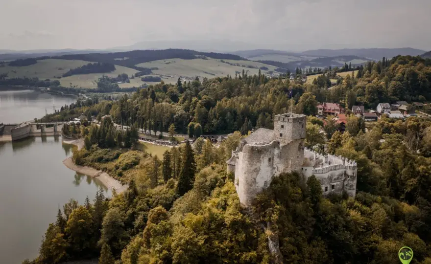 Zamek w Niedzicy - Zwiedzanie, legendy i praktyczne wskazówki