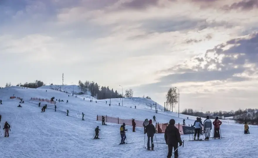 Najlepsze stoki narciarskie w Podlaskiem - sprawdź, co oferują