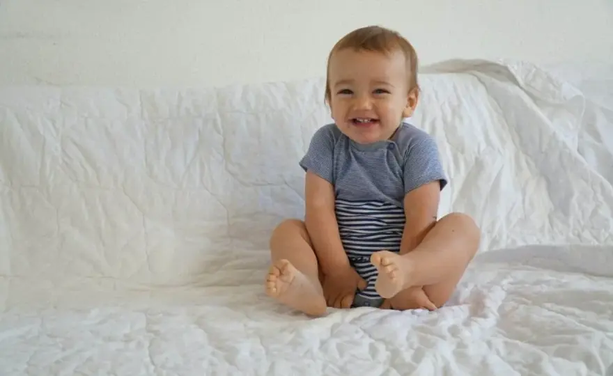 Baby T-Shirts: Material, Größe & Trends für 2025 | Ratgeber