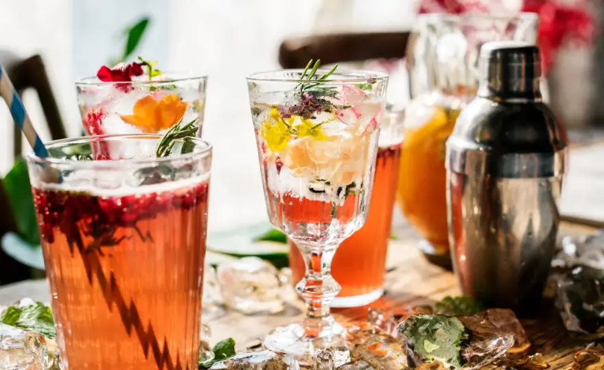 Pyszne drinki bez cukru, które pomogą Ci schudnąć i orzeźwić się