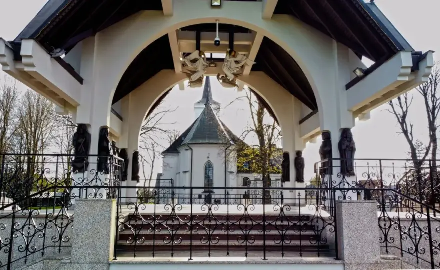 Sanktuarium maryjne w Ludźmierzu – historia, cuda i pielgrzymki w sercu Podhala