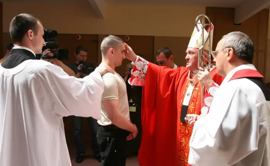 Koszty bierzmowania dla dorosłych - czy jest stała cena?