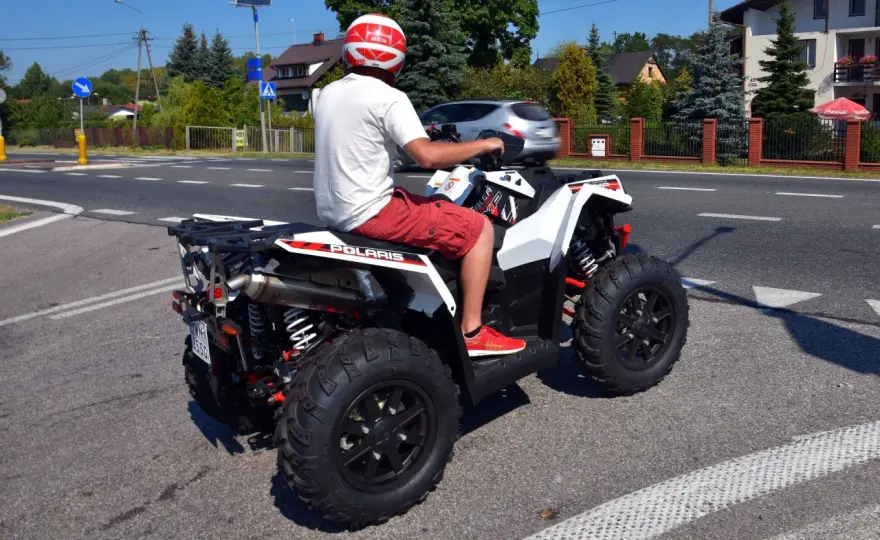 Czy na quadzie trzeba mieć kask? Mandat i wyjątki