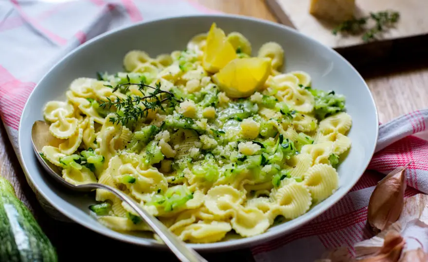 Pâtes aux courgettes à l'italienne - La recette parfaite et légère