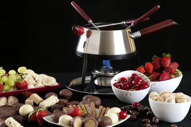 Jak zrobić idealne fondue czekoladowe w domu? Przepis krok po kroku