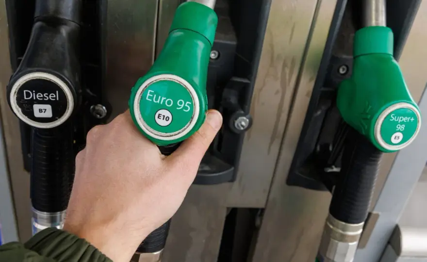 E10, 95, 98 - Jaką benzynę wybrać? Rozwiąż dylemat tankowania