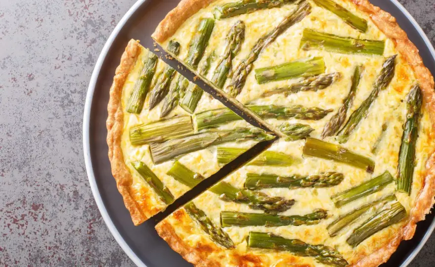 Spargel-Quiche - So wird der Boden knusprig und die Füllung cremig