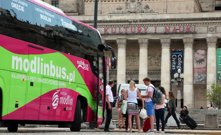 Modlin Bus: Gdzie znajdziesz swój przystanek w Warszawie?