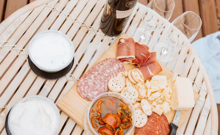 Quel vin avec charcuterie ? Les accords qui marchent vraiment