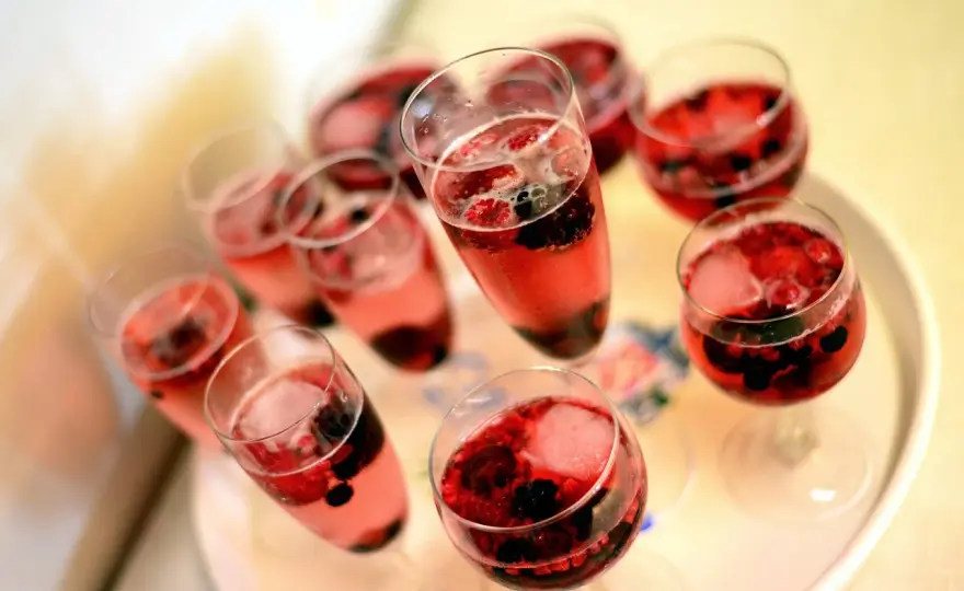 Czy alkohol zamarza - Sprawdź, jak bezpiecznie chłodzić trunki