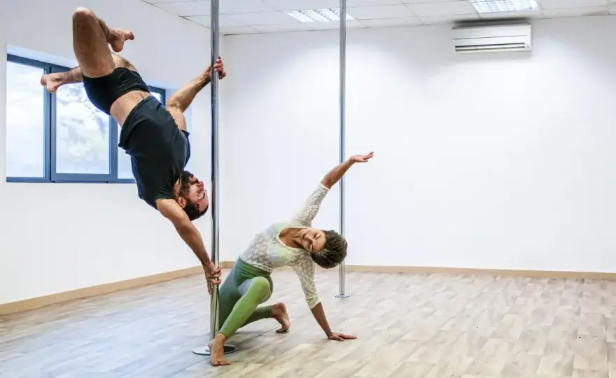 Kołyska pole dance - Technika, błędy i choreografia