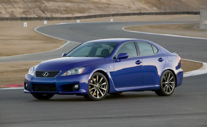 Lexus IS F 5.0 V8 - czy warto go kupić? Osiągi, koszty i poradnik