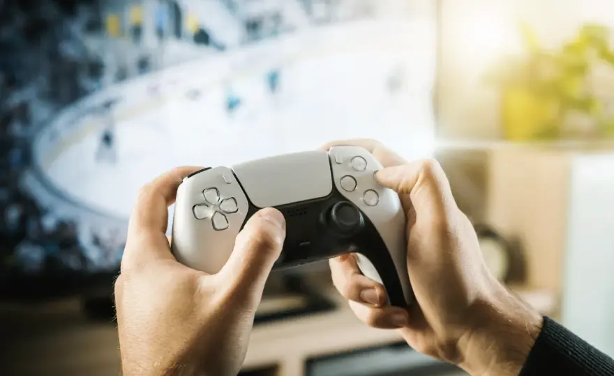 Gamepad do gier sportowych: jak wybrać kontroler, który naprawdę pomaga na boisku