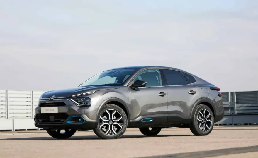 Citroën C4 X - SUV, który nie udaje terenówki. Poznaj test i opinie