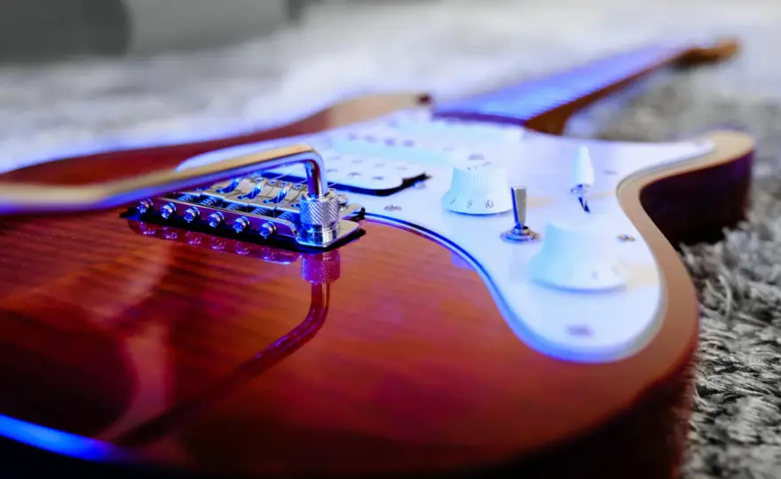 Gitara elektryczna – jak zacząć przygodę z najważniejszym instrumentem rocka?