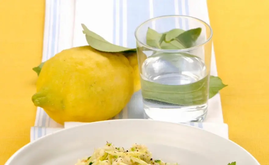 Risotto con zucchine e limone cremoso e profumato