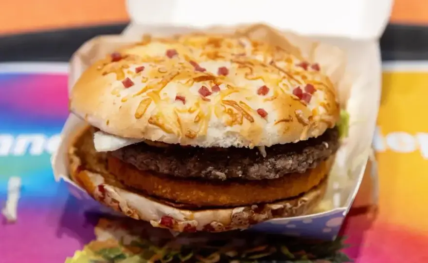 Burger Drwala - Ile ma kalorii? Zaskakujące liczby i triki!