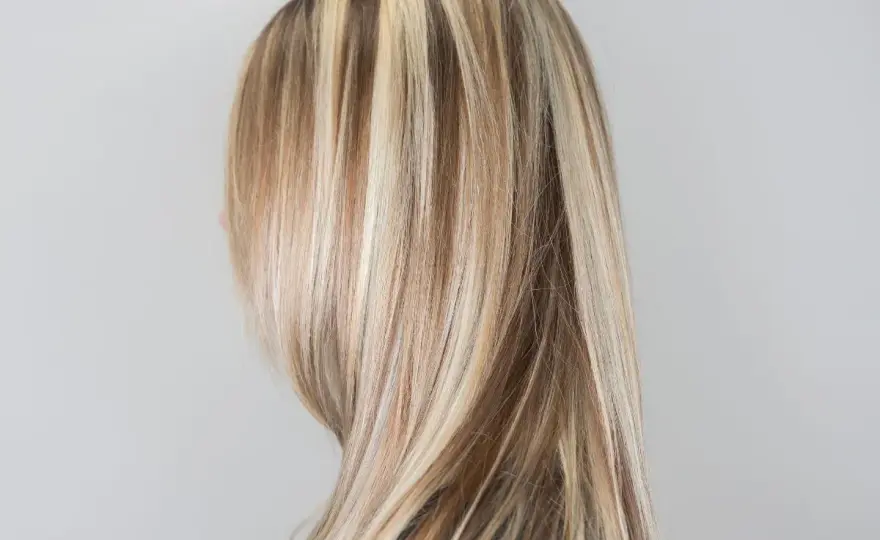 Pasemka blond - Jak wybrać, by nie żółkły i wyglądały naturalnie?