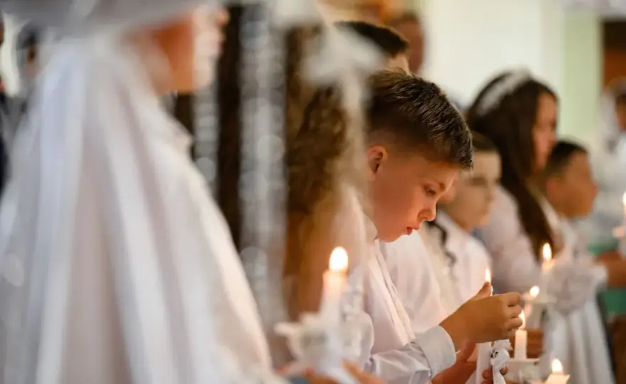 Ile trwa komunia? Msza i przyjęcie - harmonogram dnia