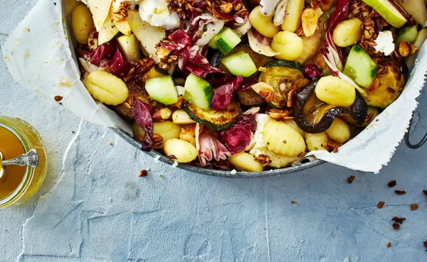 Lauwarmer Gnocchi-Salat - So gelingt er in 25 Minuten perfekt