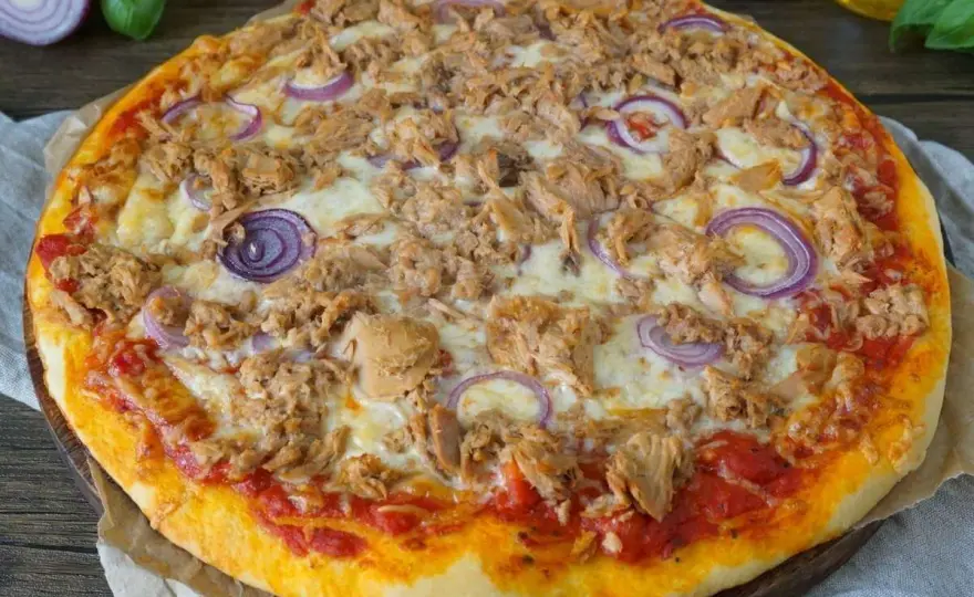 Pizza Tonno - So gelingt die perfekte italienische Thunfischpizza