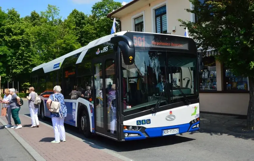 Wieliczka: Autobus zastępczy? Znajdź przystanki i jedź bez stresu!